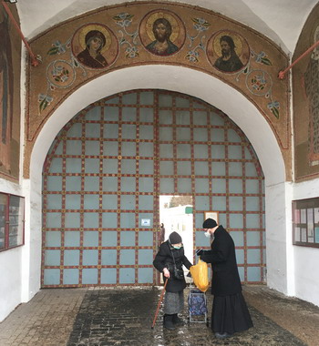 Группа милосердия Дружины князя Даниила: Рождественское поздравление пожилых и одиноких прихожан Данилова монастыря